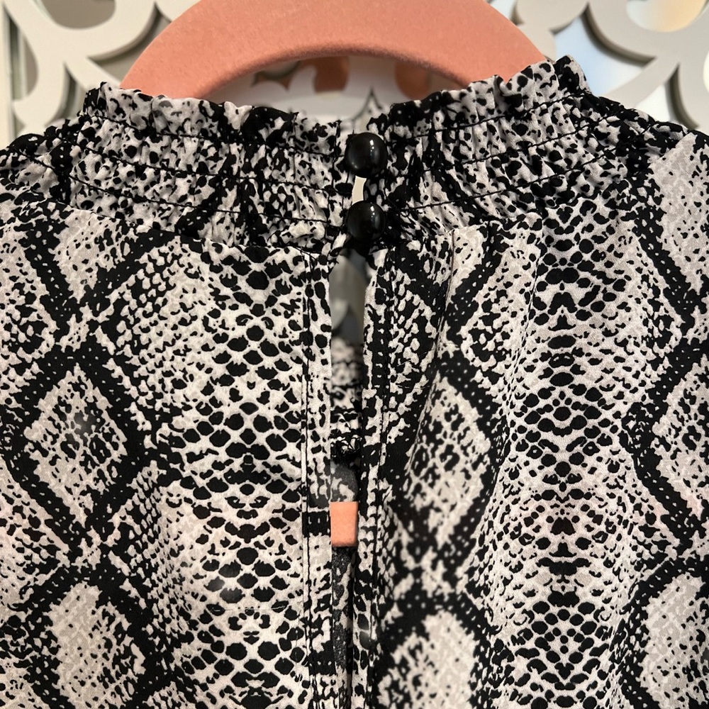 New York & Co Top NWT - Picture 4 of 4